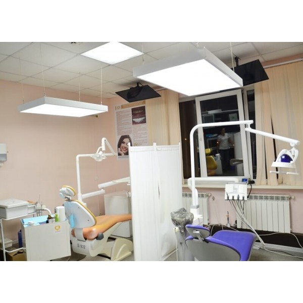 ДентЛайт - бестеневой LED светильник для клиники ДентЛайт - бестеневой LED светильник для клиники